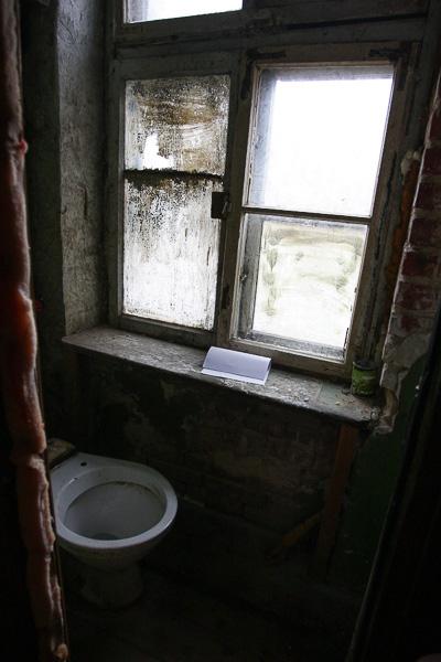 «Ладно, нас завалит, но детей?!»: власти Советска не спешат расселять аварийный дом