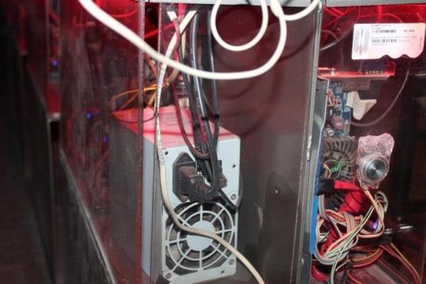 Начальник полиции Калининградской области посетил клуб с подпольным казино (фото)