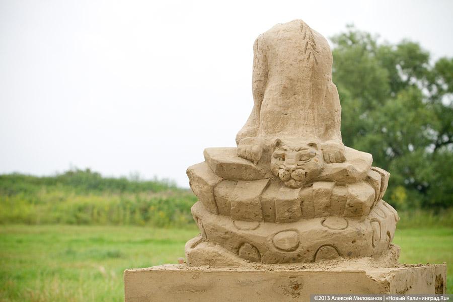 Песочная Гофманиана: под Гурьевском проходит второй фестиваль песчаных скульптур