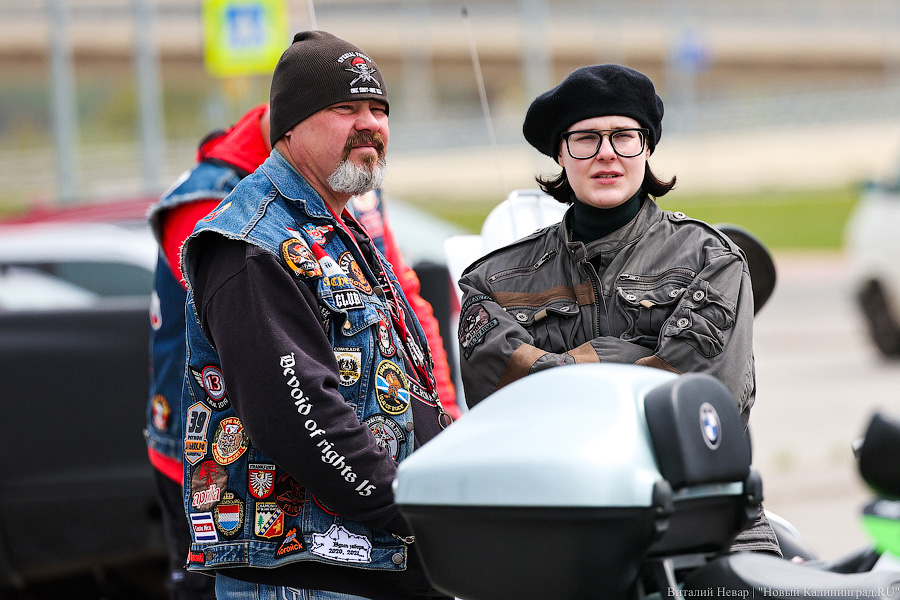 Дреды, шлемы и усы: в Калининграде официально стартовал мотосезон (фото)