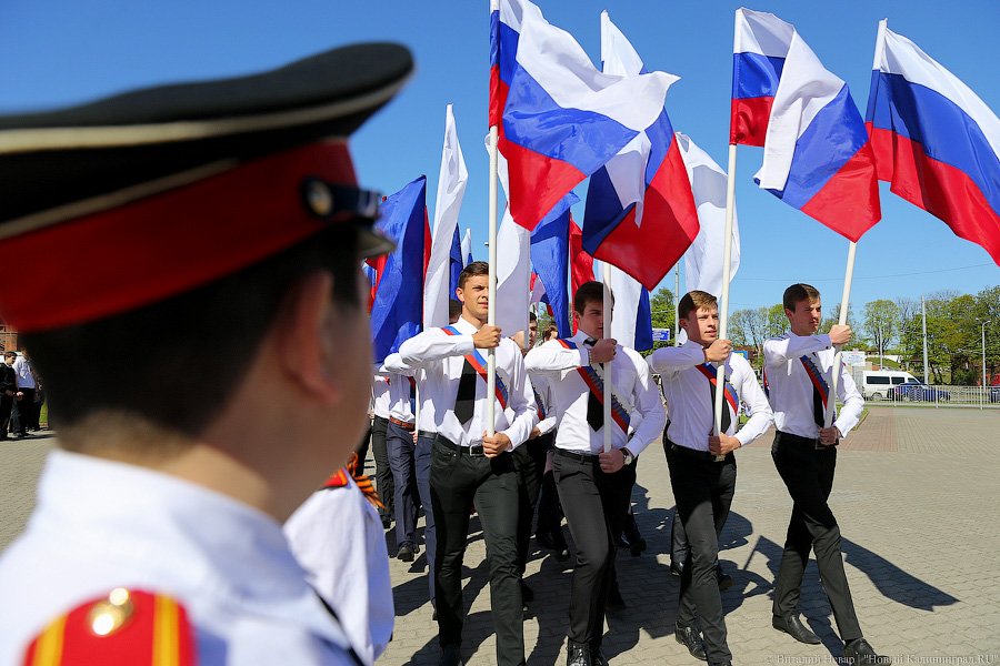 «А этот маленький»: в Калининграде прошел парад кадетов (фото)