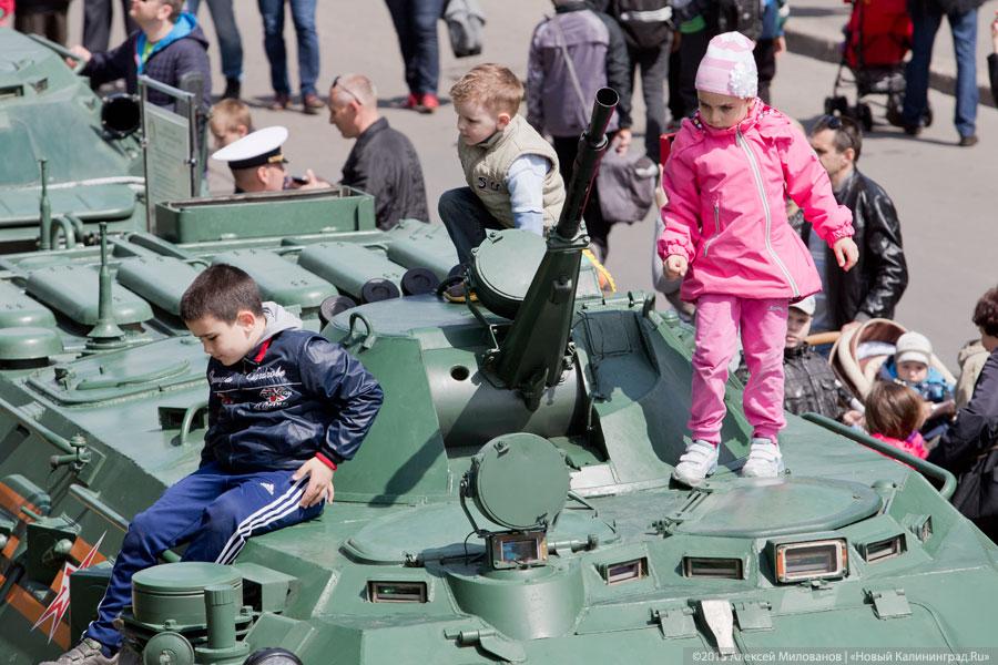 Ряды зовут: акция «Служба по контракту — твой выбор!» в Калининграде (фото)