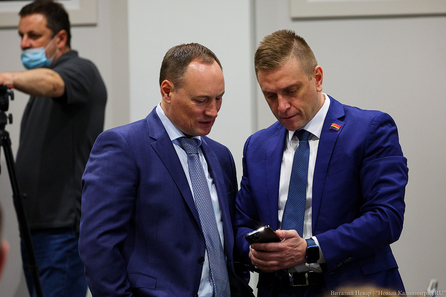 Карты, фотки, все дела: ежегодный отчет Антона Алиханова в фотографиях