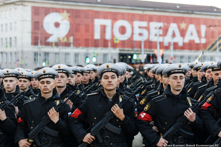 Другой формат по всей стране: в Калининграде прошла ночная репетиция парада Победы (фото)