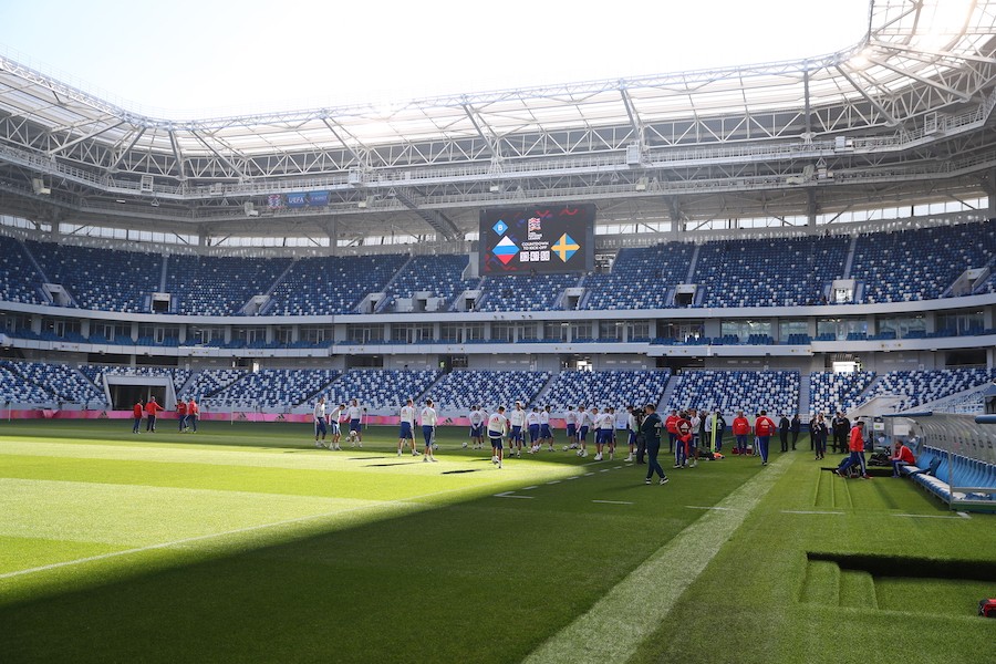 На поле все, кроме Дзагоева: тренировка сборной России в Калининграде (фото)