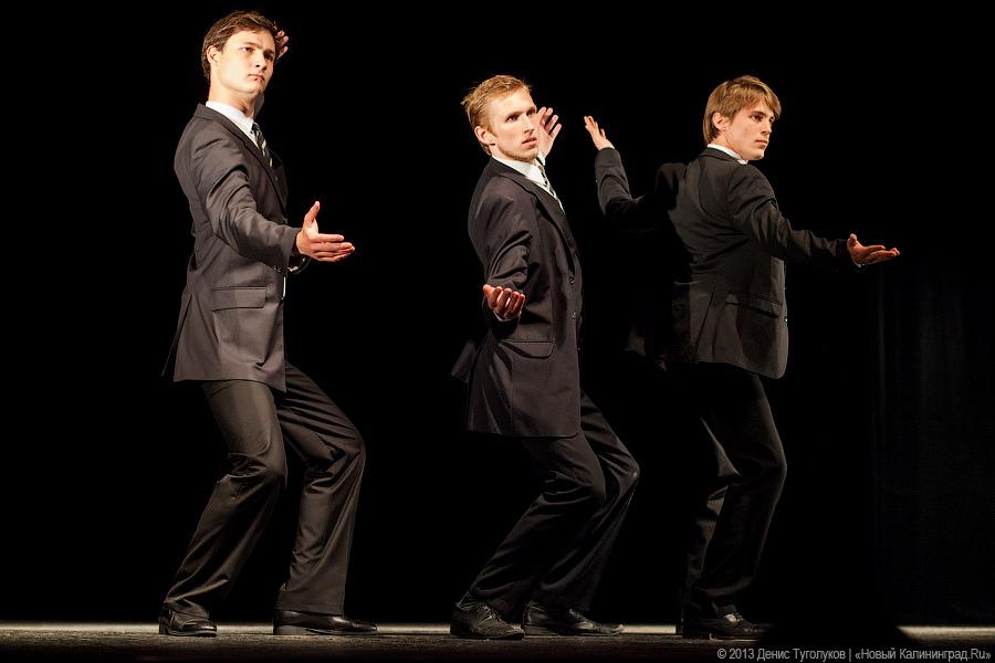 Всё о WooZoo: на «Балтийских сезонах» показали спектакль Олега Глушкова