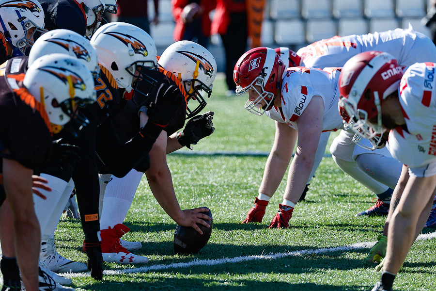 Пролёт «Ястребов»: как в Калининграде сыграли в американский футбол (фото)