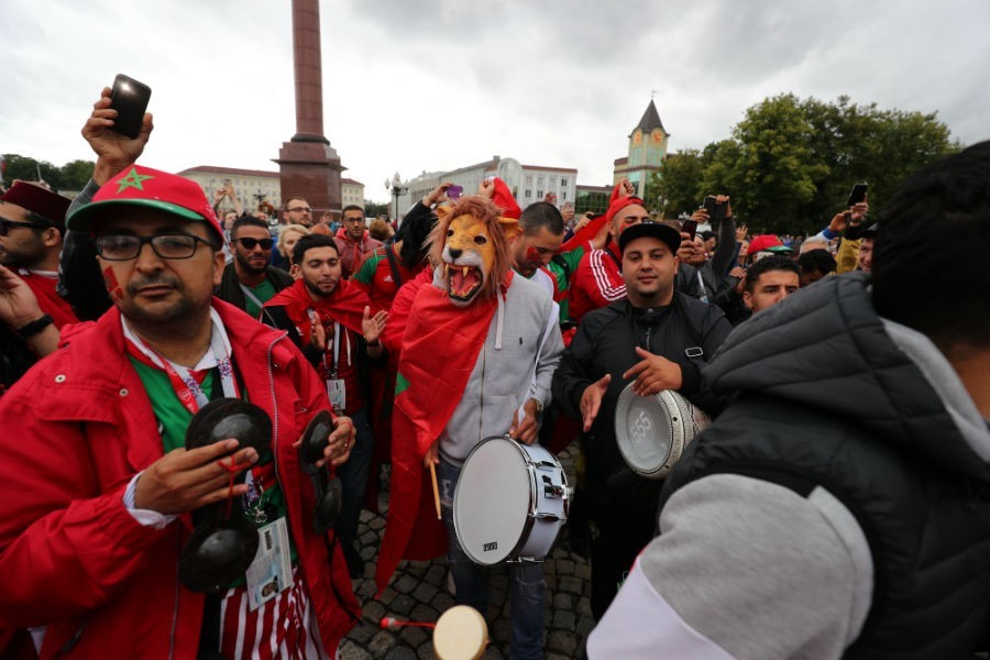 Львы на площади: марокканские болельщики готовятся к матчу с Испанией (видео)