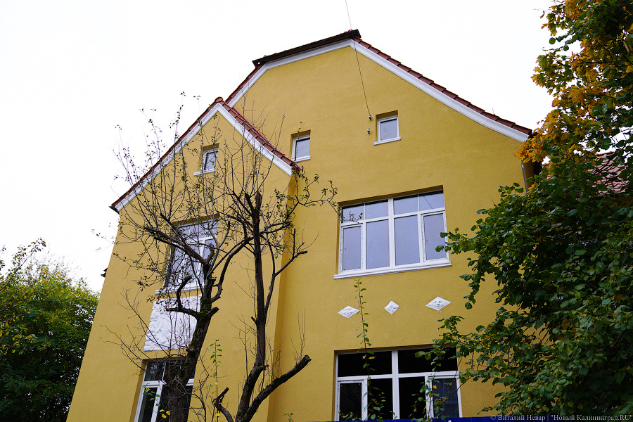 В Калининграде сняли леса с Дома актёра. Вот как историческая вилла выглядит теперь (фото)