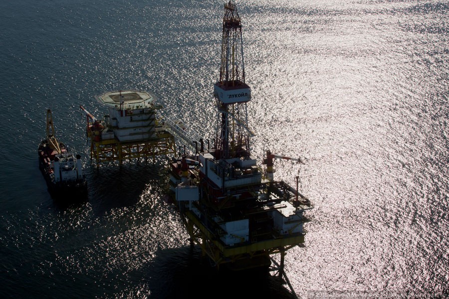 Производители нефти намерены продлить сделку об ограничении добычи