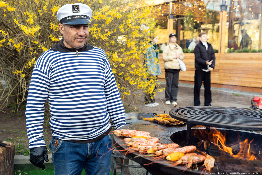 А-ля Новый год: в Зеленоградске «Фиштивалем» в апреле открыли курортный сезон (фото)