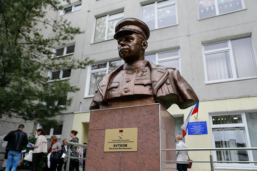 За точность отвечают: калининградские школьники сдают ЕГЭ по математике