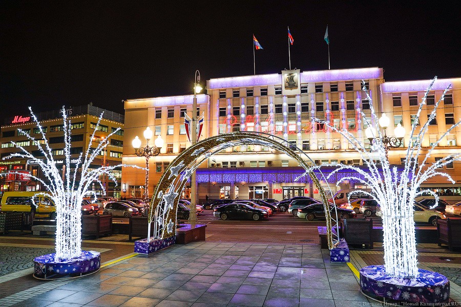 Открути оленю ушко: центр Калининграда украсили к Новому году (фото)