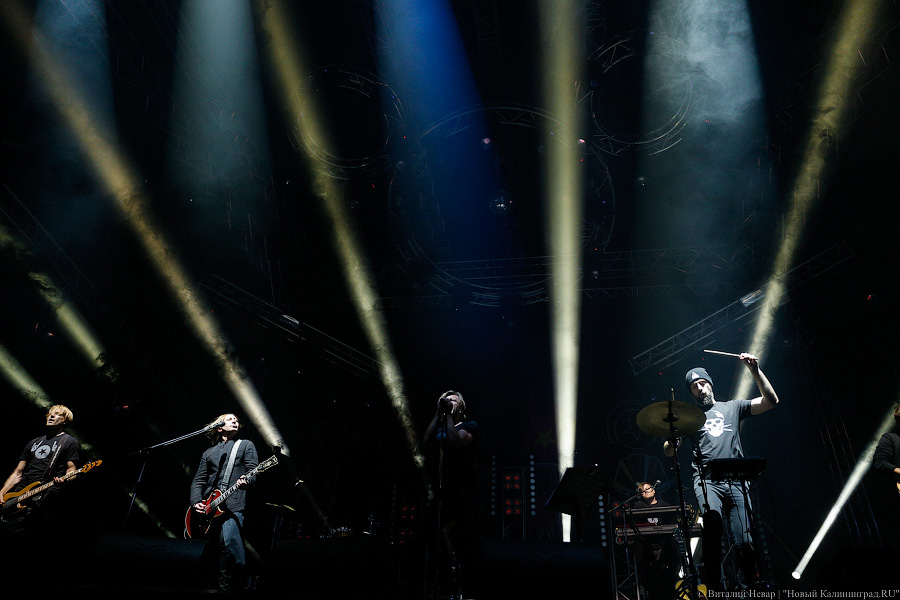 Всё такое немодное: в Калининграде с новой программой выступила группа «Би-2»