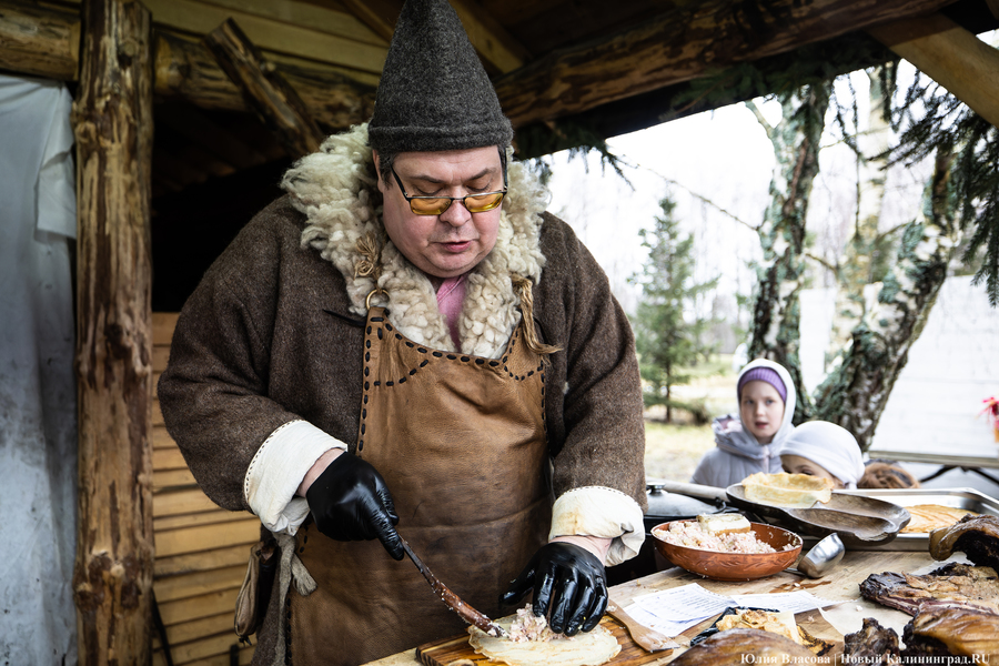 Блины, пляски и огонь: как отпраздновали Масленицу в поселении викингов «Кауп»