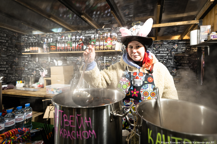 Новогодний вайб на острове Канта: как проходит праздничная ярмарка в Калининграде (фото)