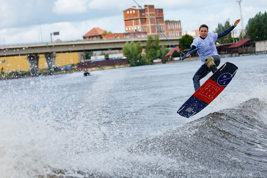 Фронтролл на Преголе: в Калининграде проходит первенство России по вейкбордингу (фото)