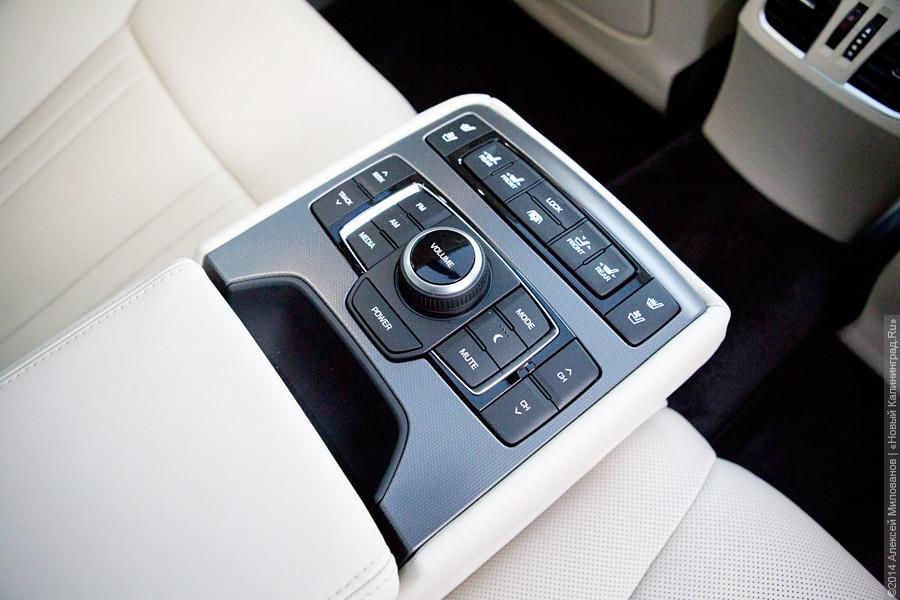 Один другого лучше: двойной тест-драйв Hyundai Genesis нового поколения