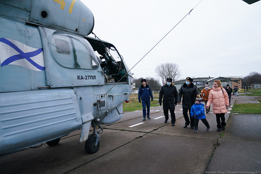 Полет в подарок: летчики Балтфлота исполнили мечту тяжелобольного 6-летнего мальчика