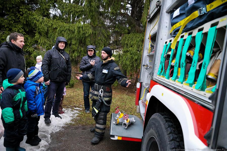 «Профессия — спасать»: в Калининграде отметили 25-летие МЧС России