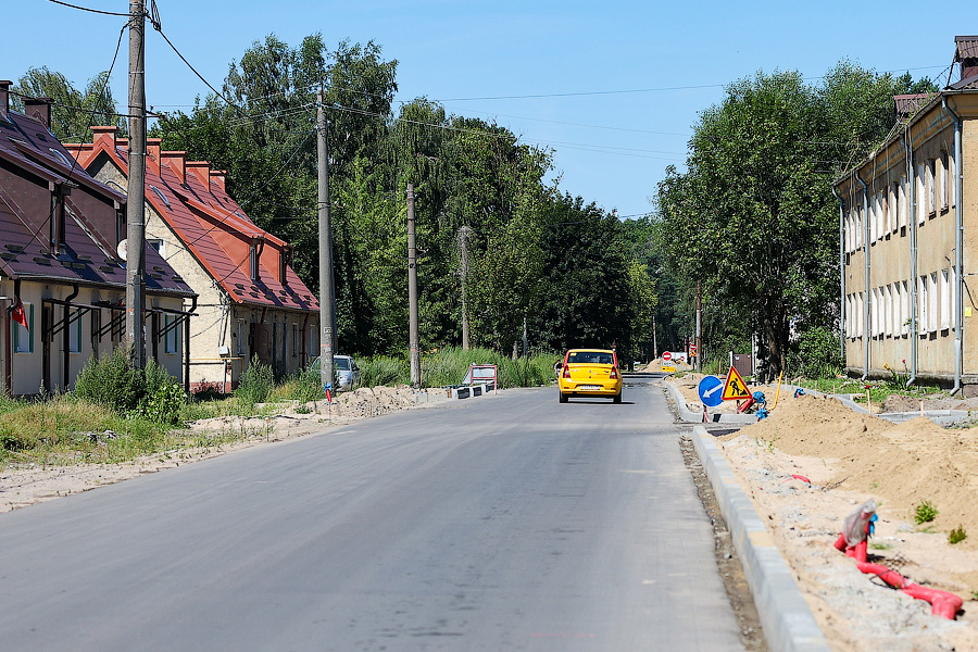 Ремонт на три года: что происходит с ул. Карташева, где сменился подрядчик (фото)