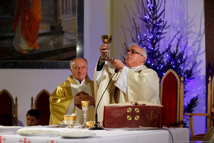 Сочельник, свечи, тишина: как встречали католическое Рождество в Калининграде