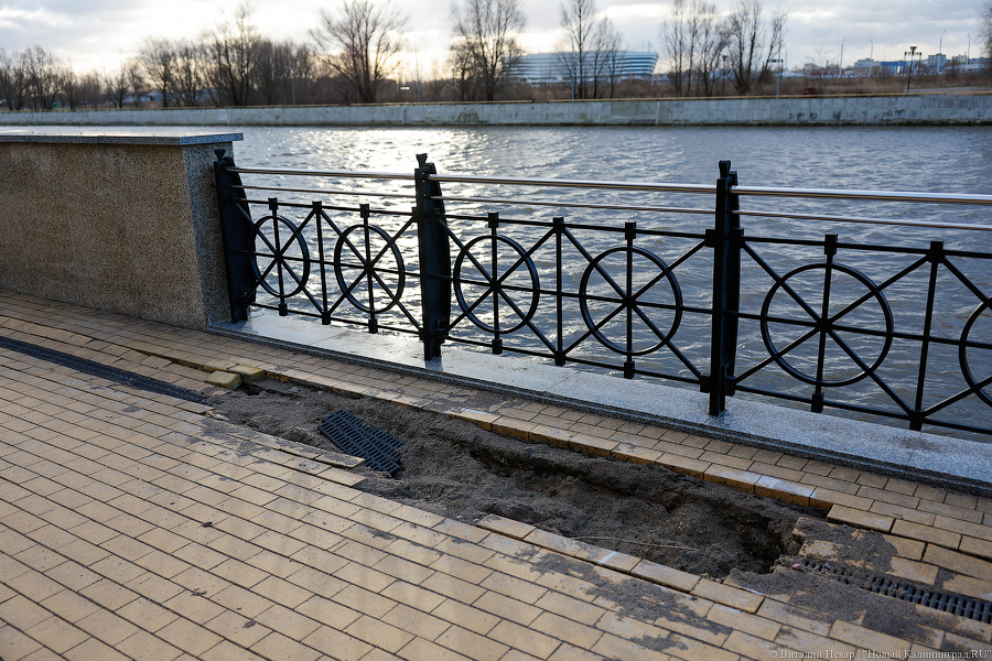 Трибуца и пустоты: что происходит с многострадальной набережной (фото)