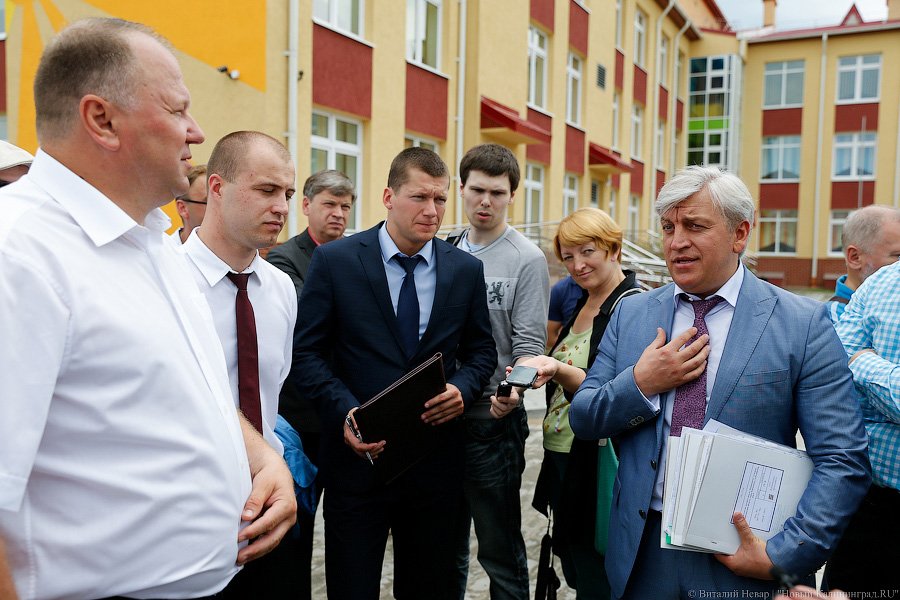 Поцелуй в одно место: как губернатор Цуканов проблемы Черняховска решал