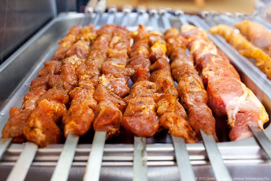 Минсельхоз: цены на мясо в России выросли из-за «сезона шашлыков»