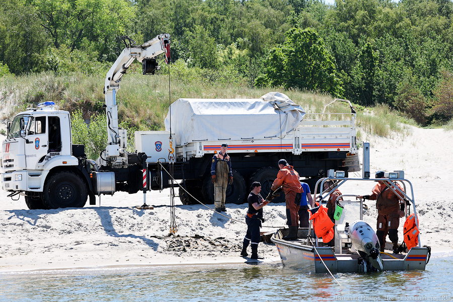 20 тысяч мин под водой: как проходит «разоружение» немецкой баржи под Балтийском (фото)