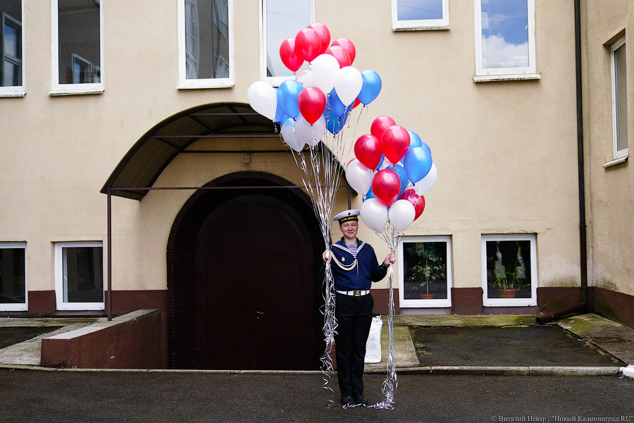 Вальс и дистанция: «Последний звонок» в калининградском кадетском корпусе (фото)