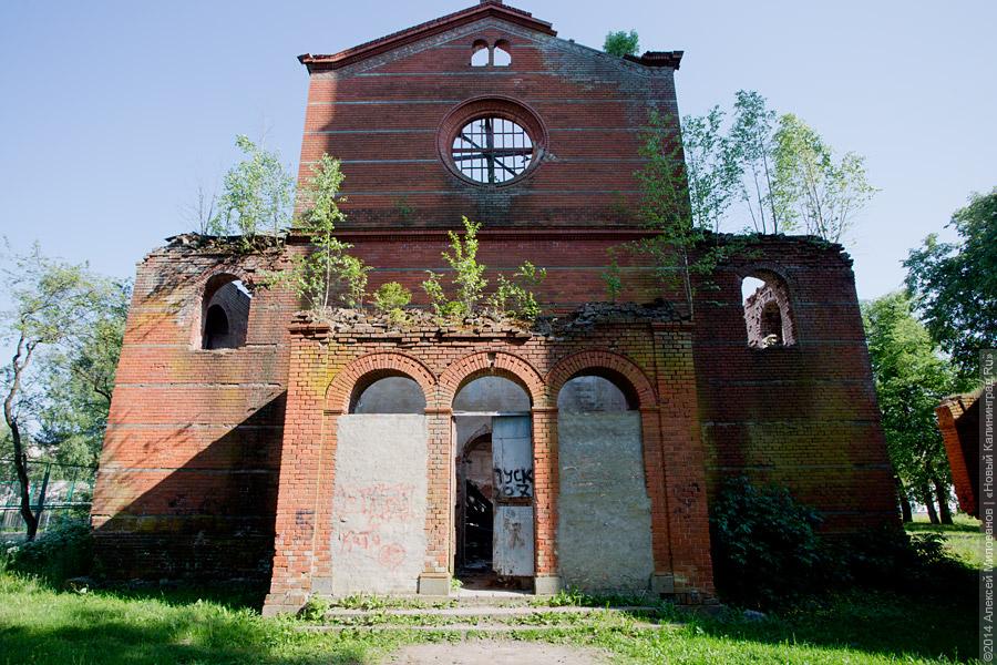 Пепел на руинах: что произошло с частично сгоревшей кирхой в Полесском районе