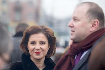 Волова: Цуканов теряет позиции из-за социально-экономического положения в регионе