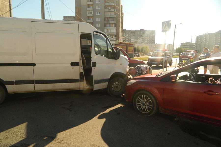 На ул. Гайдара произошло тройное ДТП (+фото)