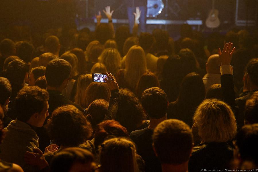 «Ты не один»: концерт «Brainstorm» в Калининграде в день рождения «Вагонки»
