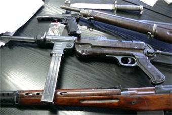 Калининградец пытался провезти через границу антикварное оружие