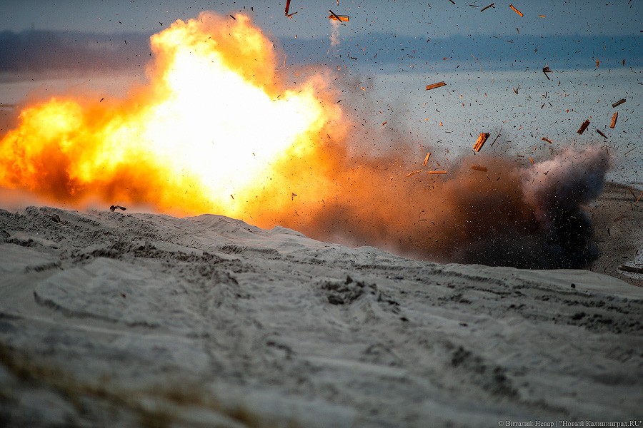Горыныч и центнер тротила: саперы Балтфлота провели взрывные учения (фото)