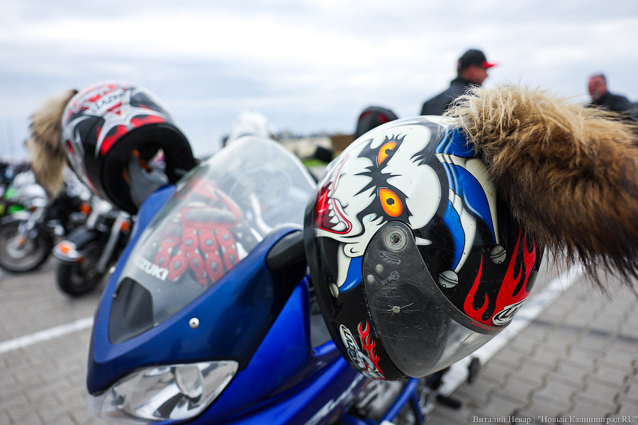 Дреды, шлемы и усы: в Калининграде официально стартовал мотосезон (фото)