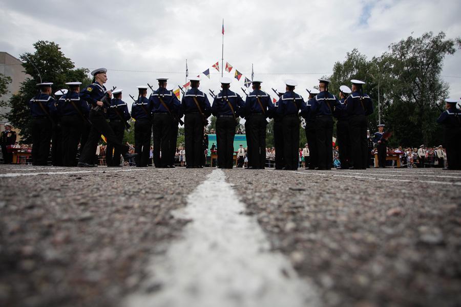 На верность Родине: 300 курсантов БВМИ приняли военную присягу