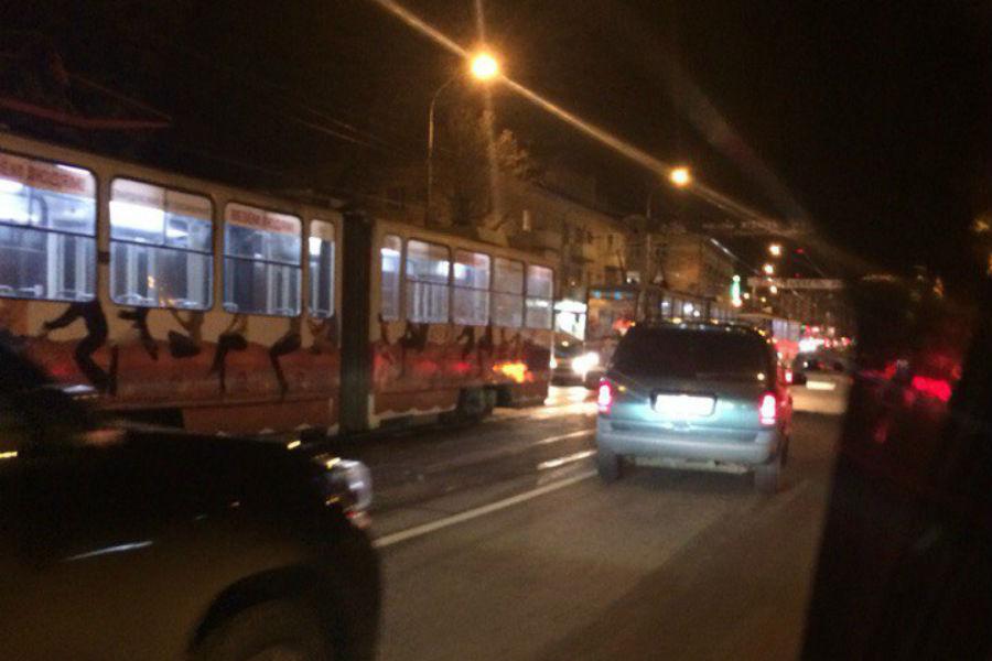 В центре Калининграда встали трамваи