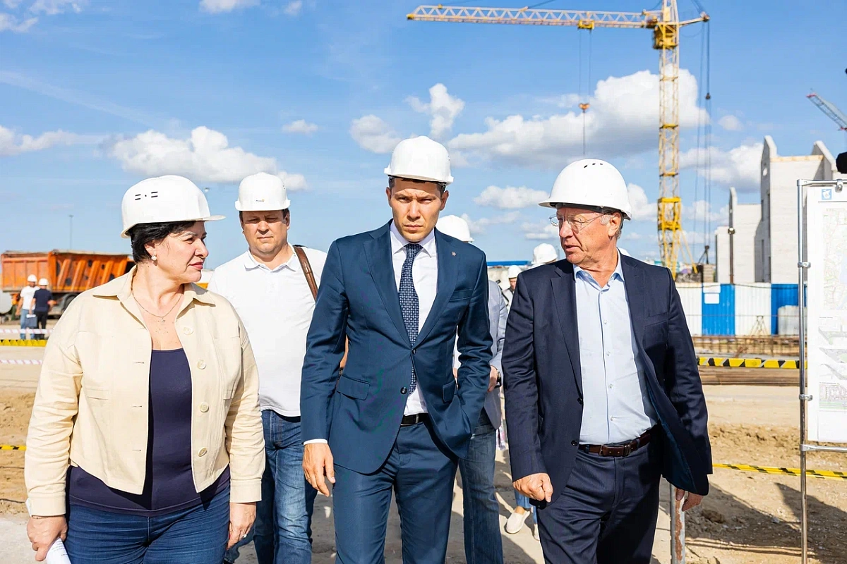 Контракт на строительство школы на ул. Благовещенской решили заключить с компанией Морозова