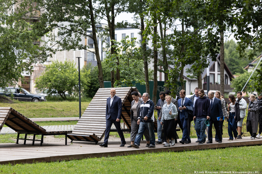 Планы развития к юбилею области: как губернатор в мкр. Космодемьянского выезжал (фото)