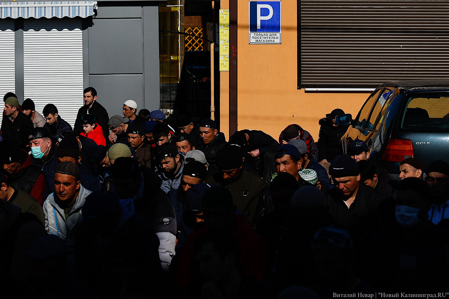 Сотни мусульман совершили под Калининградом молитву в честь Ураза-Байрам (фото)