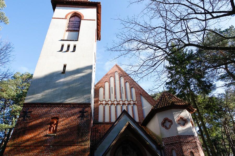 Неизвестные надгробия: храм Серафима Саровского в кирхе Раушена