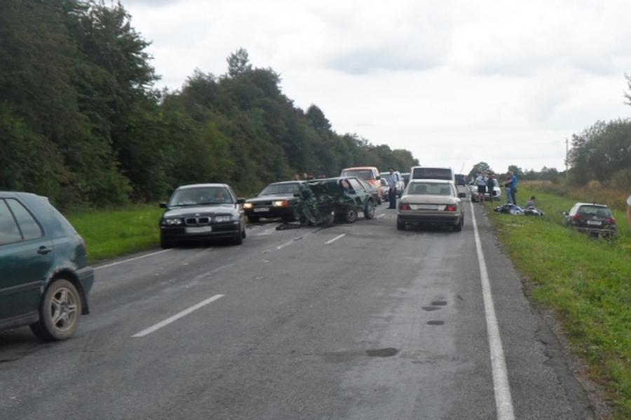 В воскресенье на трассе «Калининград — Нестеров» столкнулись 4 машины и мотоцикл (фото)