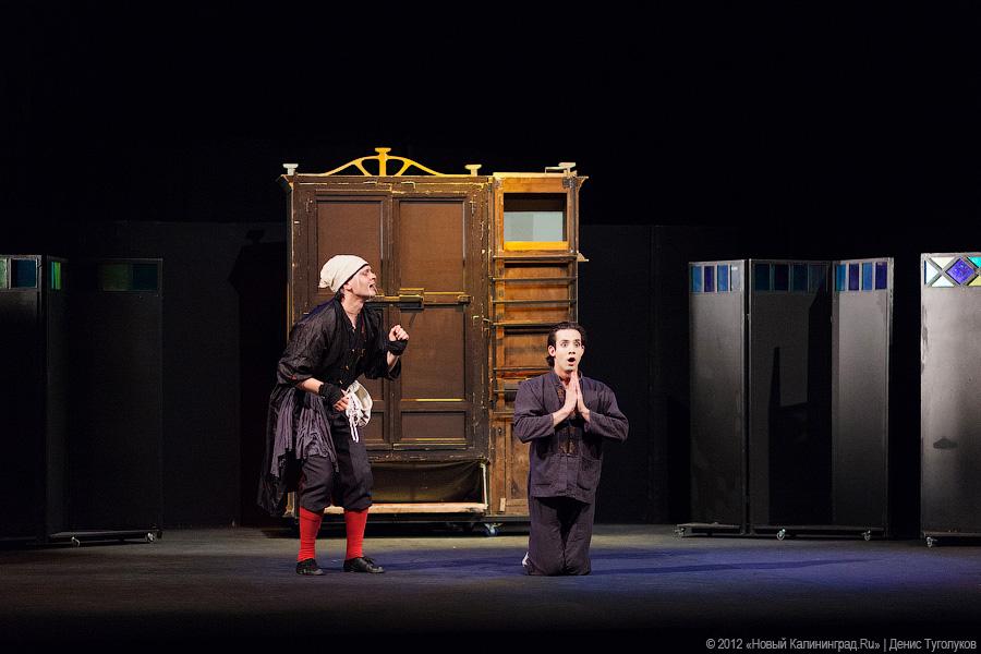 «Искреннее искусство по Булгакову»: фоторепортаж со спектакля «Зойкина квартира»