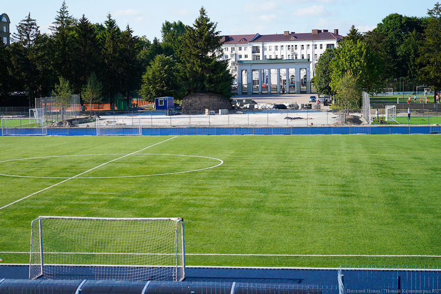 Футуролог Пётр и машина времени: «Фестивальная дирекция» представила спектакль-прогулку 