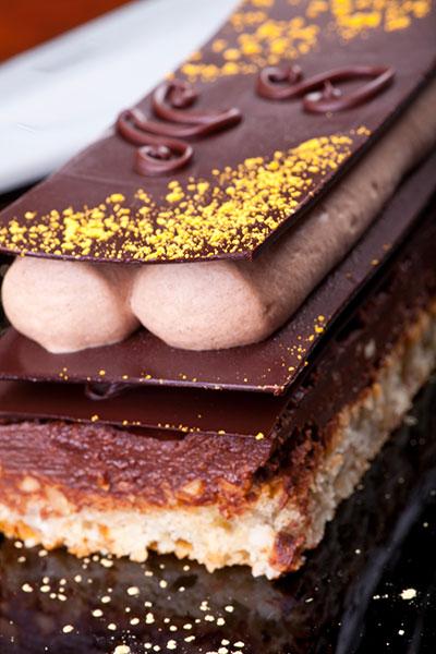 «Сладкое искушение»: классические и авторские десерты к 8 Марта от ресторанов «Наутилус»