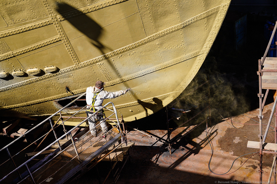 После кругосветки и перед новым рейсом: барк «Седов» проходит ремонт в Светлом (фото)