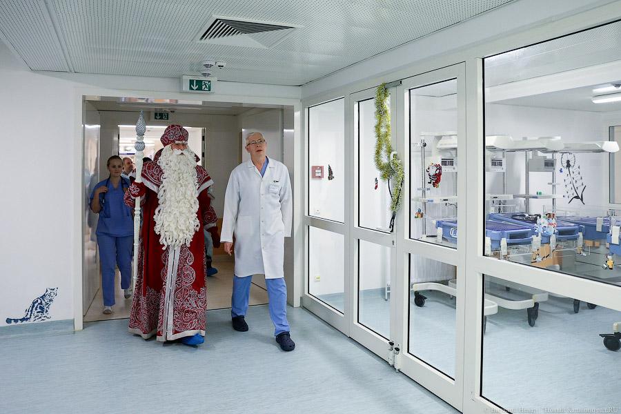 «Он настоящий»: региональный кардиоцентр посетил Дед Мороз из Великого Устюга